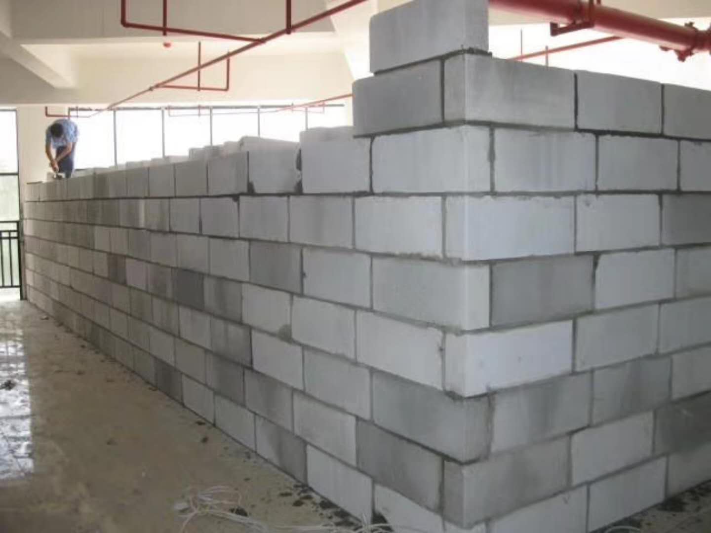 万山特蒸压加气混凝土砌块承重墙静力和抗震性能的研究